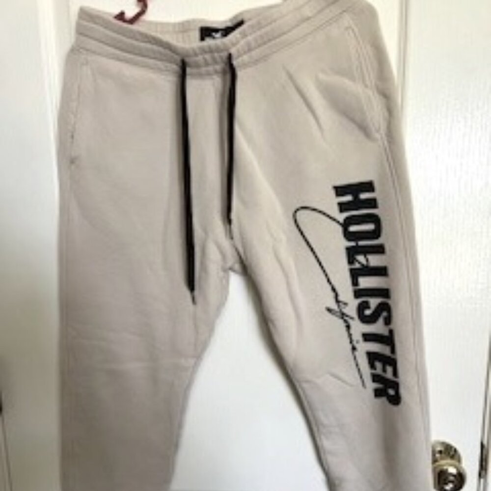 Hollister joggers